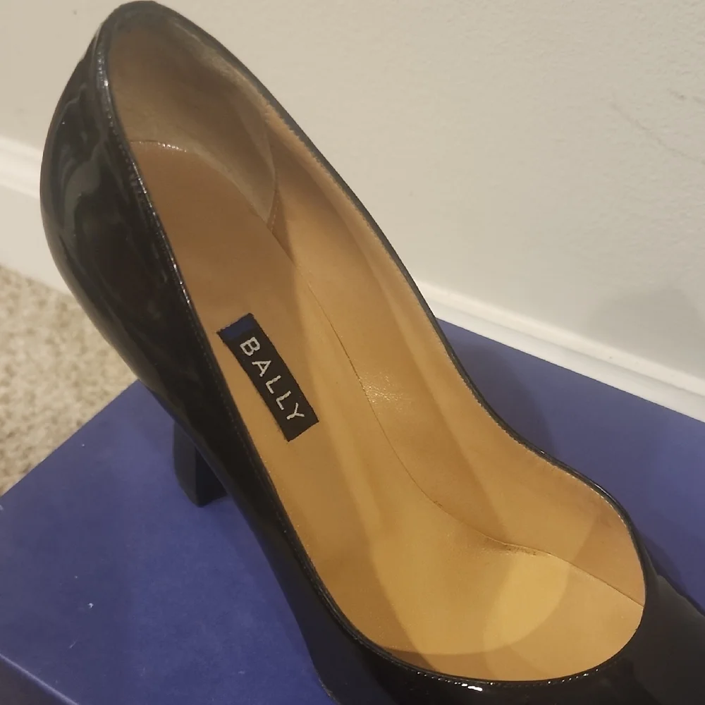 Bally Women's Shiny Black Heels - Picture 3 of 10